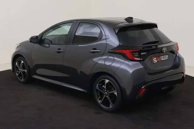 Toyota Yaris (2025) thumbnail 3
