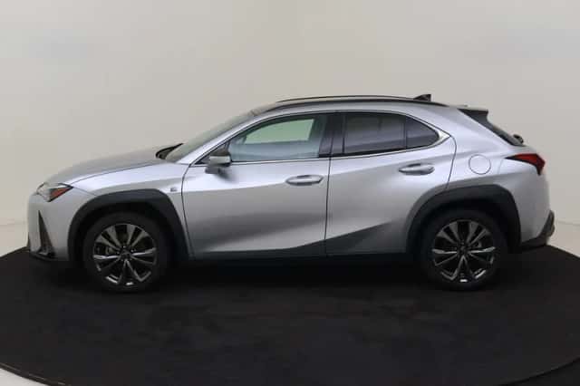 Lexus UX (2024) thumbnail 2
