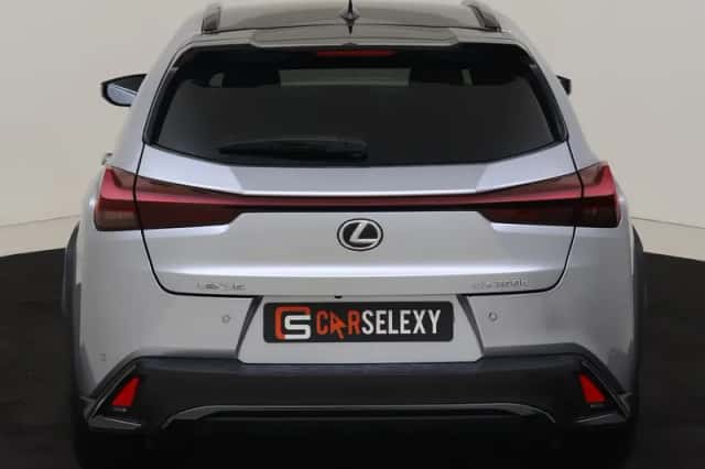 Lexus UX (2024) thumbnail 4