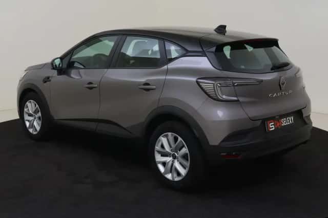 Renault Captur (2025) thumbnail 3