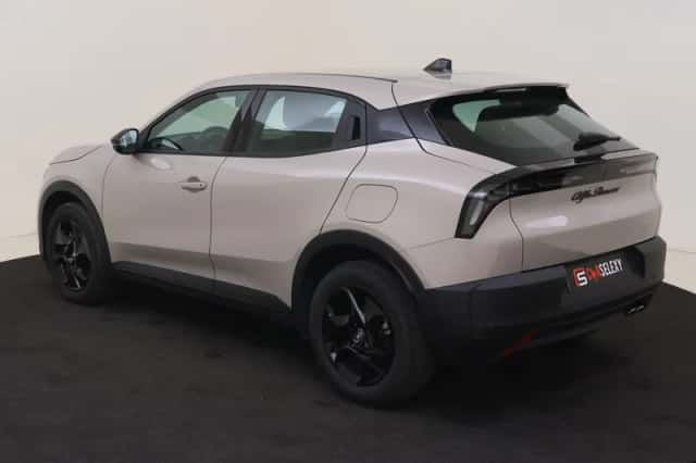 Alfa Romeo Junior (2025) thumbnail 3