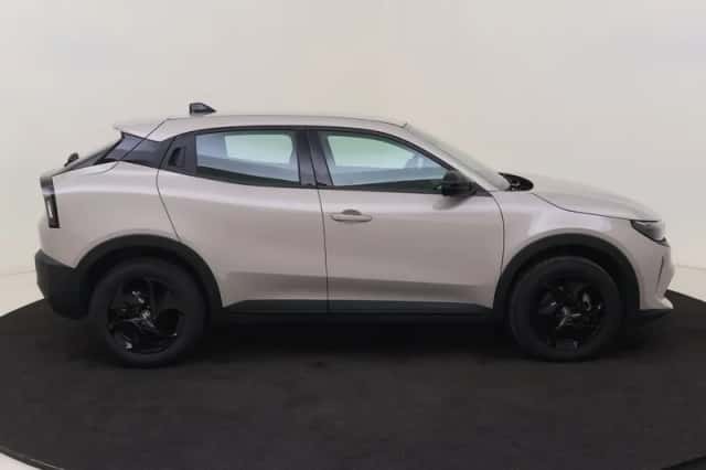 Alfa Romeo Junior (2025) thumbnail 6