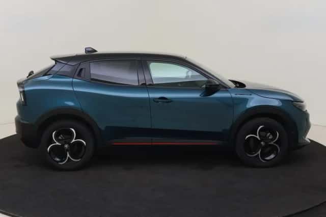 Alfa Romeo Junior (2025) thumbnail 6