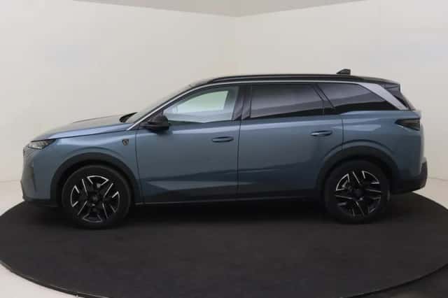 Peugeot 5008 (2024) thumbnail 2