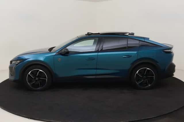 Peugeot 408 (2024) thumbnail 2