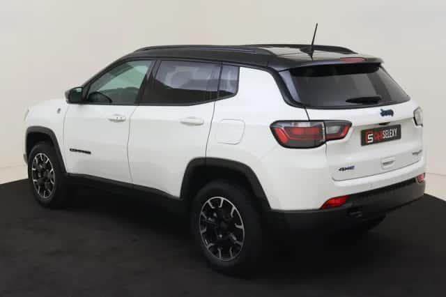 Jeep Compass (2024) thumbnail 3