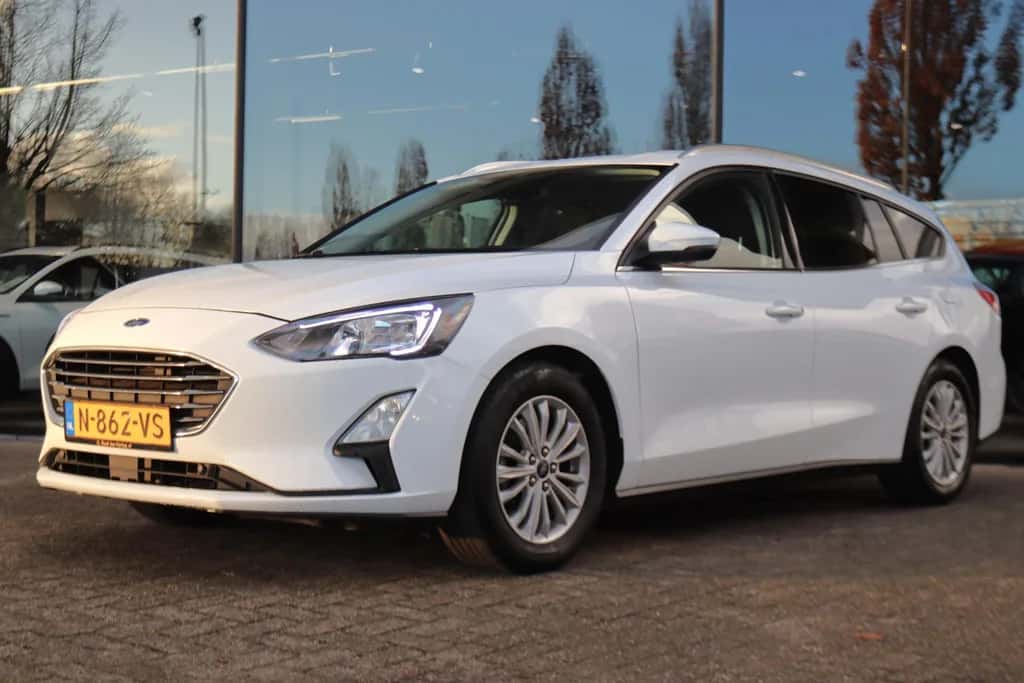 Ford Focus (2022) — foto 1