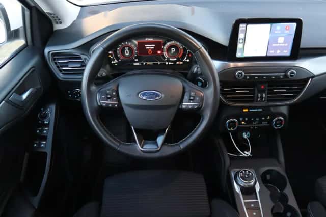 Ford Focus (2022) thumbnail 16