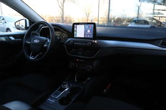 Ford Focus (2022) thumbnail 3