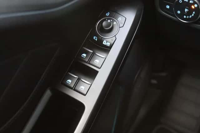 Ford Focus (2022) thumbnail 24
