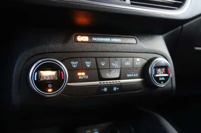 Ford Focus (2022) thumbnail 25