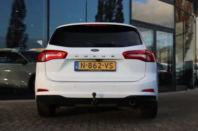 Ford Focus (2022) thumbnail 6