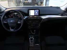 Ford Focus (2022) thumbnail 9