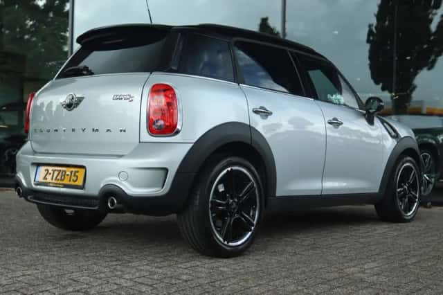 MINI Countryman (2014) thumbnail 2