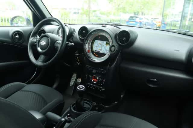 MINI Countryman (2014) thumbnail 3