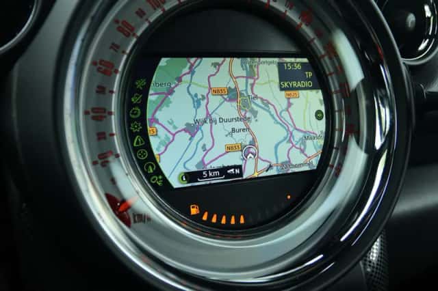 MINI Countryman (2014) thumbnail 4