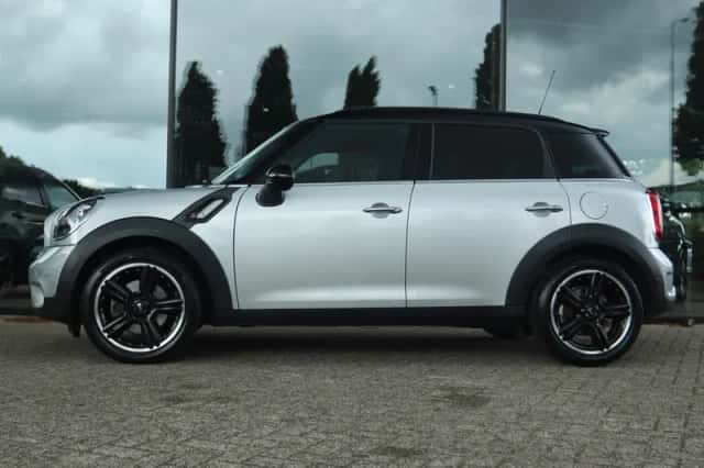 MINI Countryman (2014) thumbnail 9
