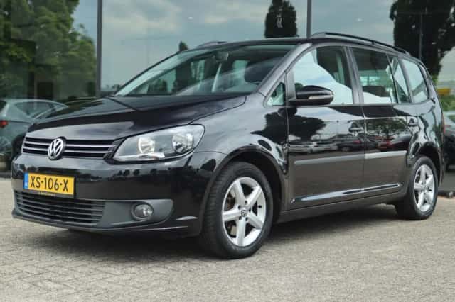 Volkswagen Touran (2013) thumbnail 1