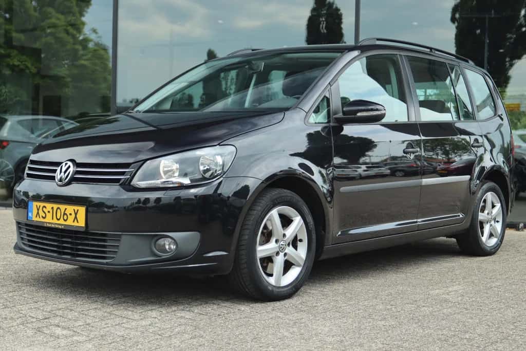 Volkswagen Touran (2013) — foto 1