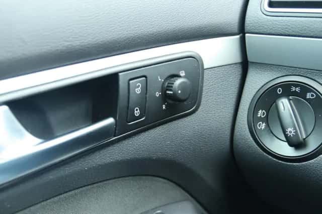Volkswagen Touran (2013) thumbnail 27