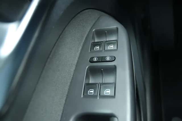 Volkswagen Touran (2013) thumbnail 28
