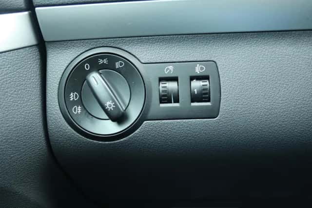 Volkswagen Touran (2013) thumbnail 29