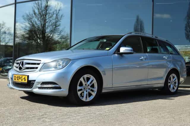 Volkswagen Touran (2013) thumbnail 40