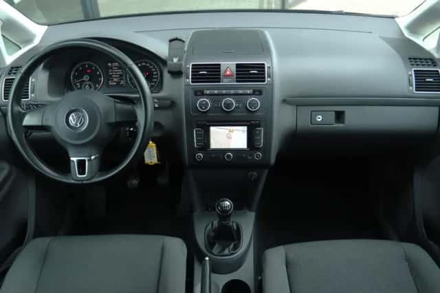 Volkswagen Touran (2013) thumbnail 9