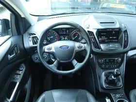 Ford Kuga (2015) thumbnail 13