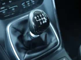 Ford Kuga (2015) thumbnail 24