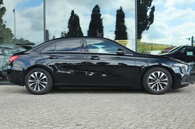 Mercedes-Benz A-Klasse (2022) thumbnail 2