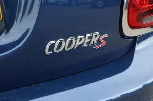 MINI Cooper (2015) thumbnail 17
