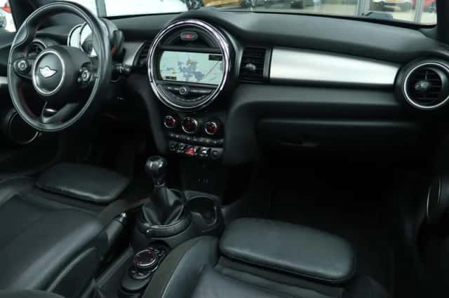 MINI Cooper (2015) thumbnail 3