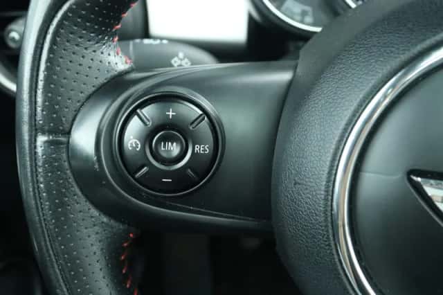 MINI Cooper (2015) thumbnail 23