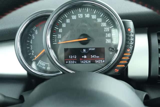 MINI Cooper (2015) thumbnail 25