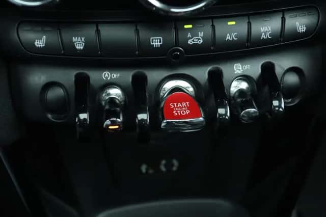 MINI Cooper (2015) thumbnail 32