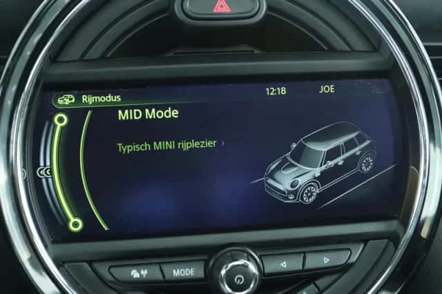 MINI Cooper (2015) thumbnail 37
