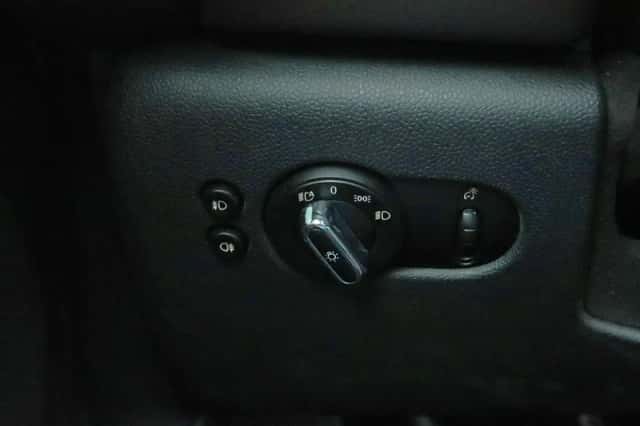 MINI Cooper (2015) thumbnail 40