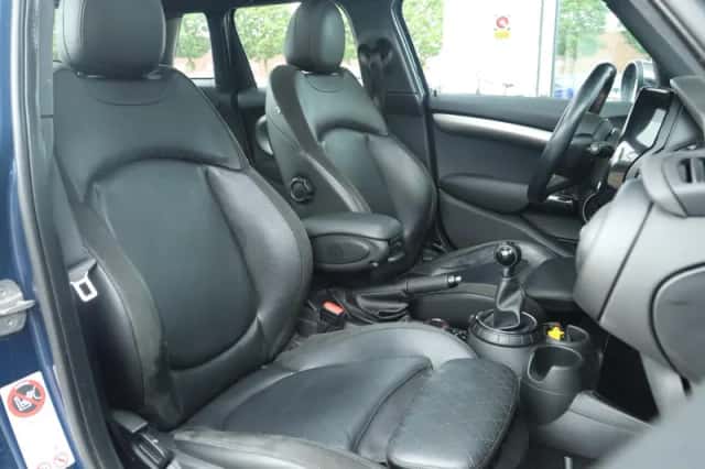MINI Cooper (2015) thumbnail 5