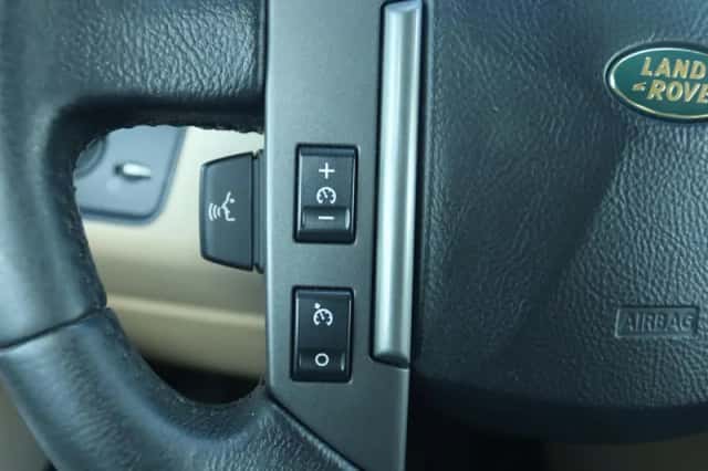 Land Rover Rover (2005) thumbnail 24