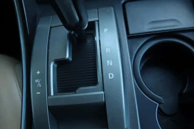 Land Rover Rover (2005) thumbnail 34