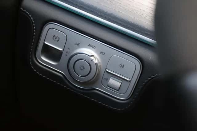 Mercedes-Benz GLE (2022) thumbnail 30