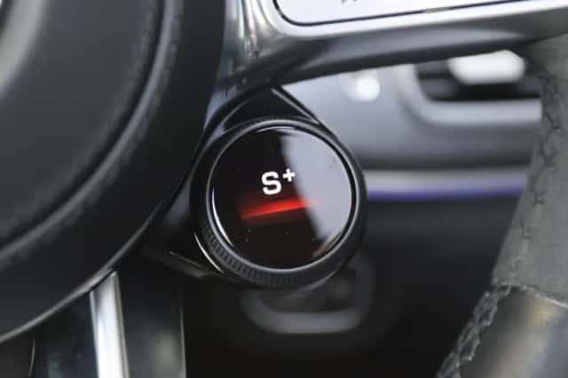 Mercedes-Benz GLE (2022) thumbnail 76