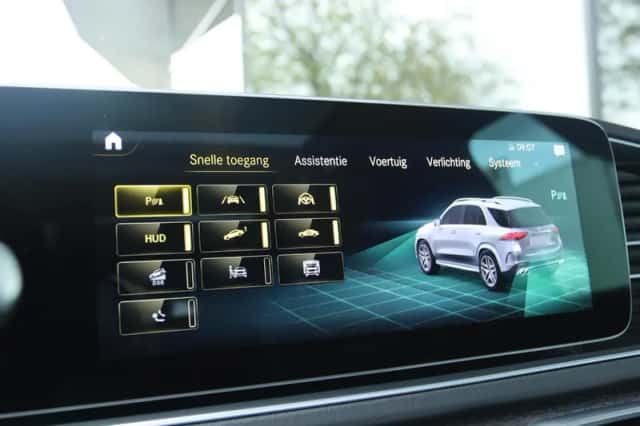 Mercedes-Benz GLE (2022) thumbnail 47