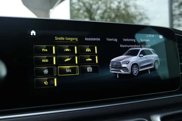 Mercedes-Benz GLE (2022) thumbnail 49