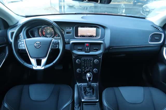 Volvo V40 (2017) thumbnail 11