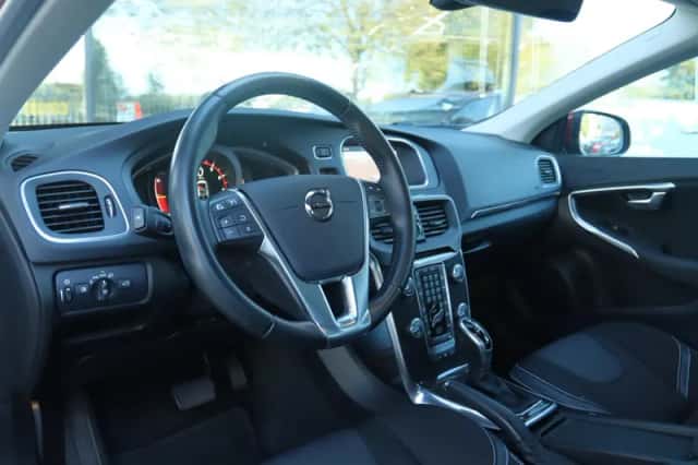Volvo V40 (2017) thumbnail 15