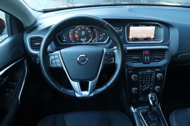 Volvo V40 (2017) thumbnail 16