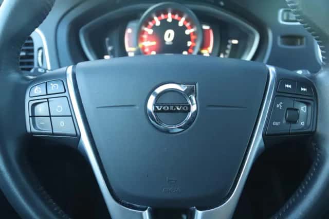 Volvo V40 (2017) thumbnail 17