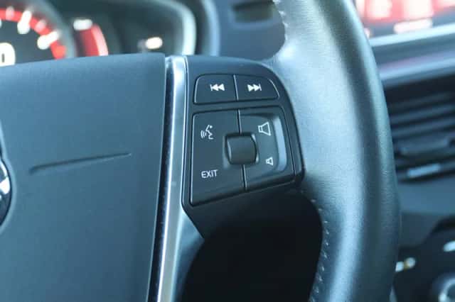 Volvo V40 (2017) thumbnail 19